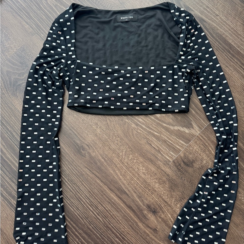 White Fox boutique black cropped top
